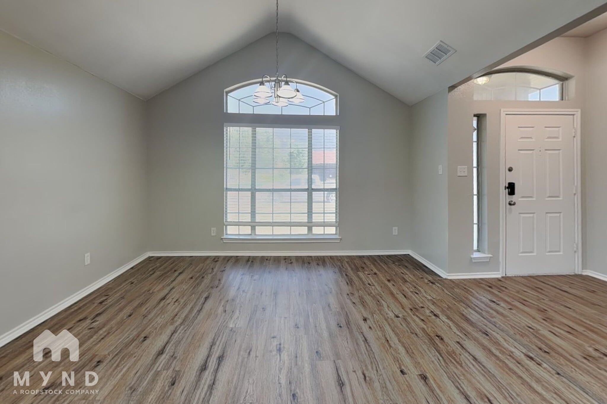 Building Photo - 2526 Sunset Dr