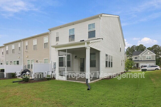 Building Photo - 5811 Woodlawn Dr