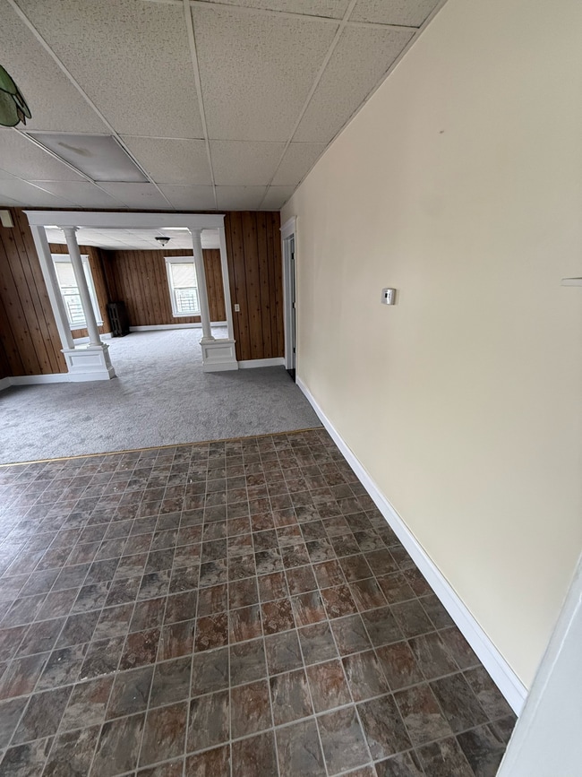 Building Photo - 320 Lincoln St