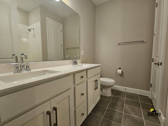 Building Photo - 379 Birkdale Dr