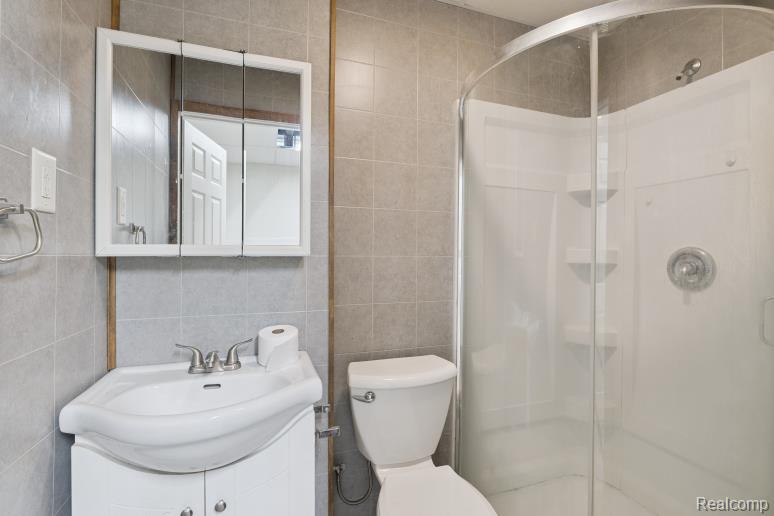 Building Photo - 912 N State Rd