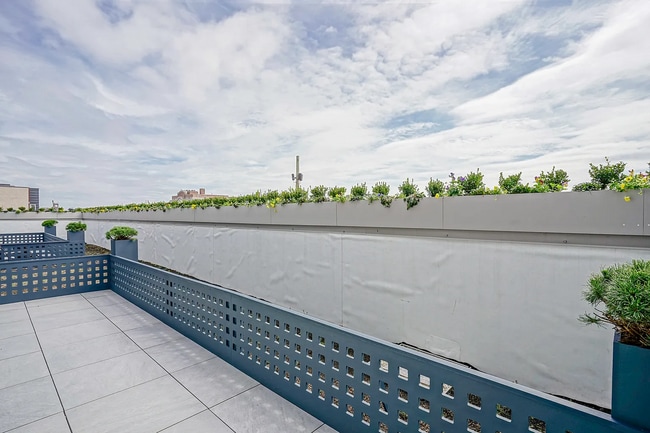 Building Photo - 1301 Bainbridge St