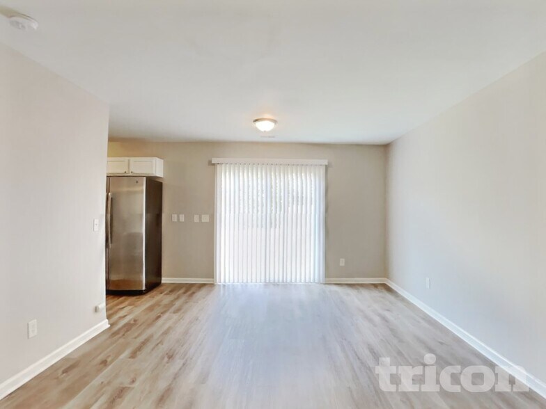 Building Photo - 175 Chesterbrook Ln