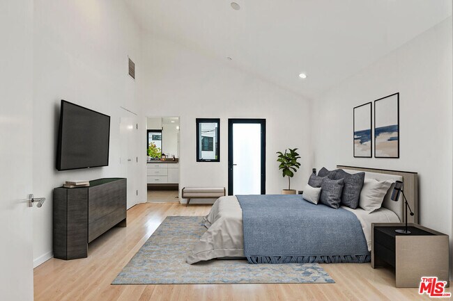 Building Photo - 1306 Cabrillo Ave