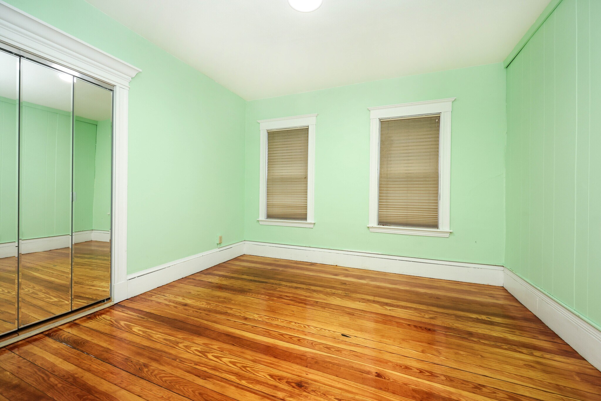 Building Photo - 84 Rogers Ave