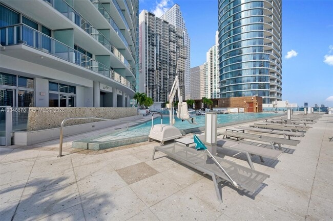 Building Photo - 200 Biscayne Blvd Way