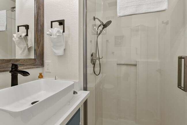 Building Photo - 8 Coral Ridge