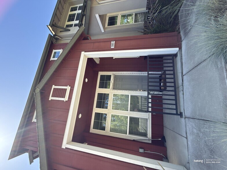 Building Photo - 3989 Portola Cmn