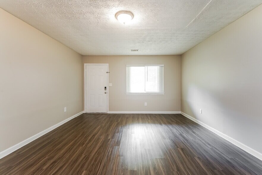 Building Photo - 8373 Warren Dr