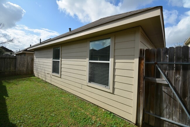 Building Photo - 12010 Gregory Crossing Way