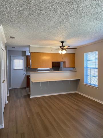 Building Photo - 1112 Valley View Dr