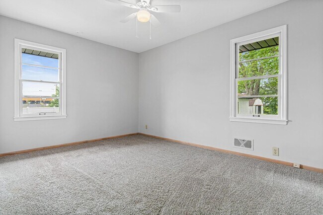 Building Photo - 3639 Benjamin St NE