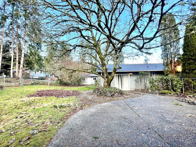 Building Photo - Gig Harbor 3 bd, fully fenced yard, shop &...