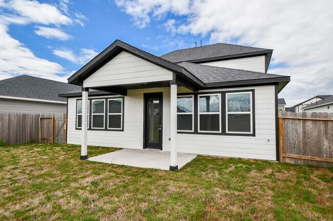 Building Photo - 21619 Shadowbrook Birch Dr