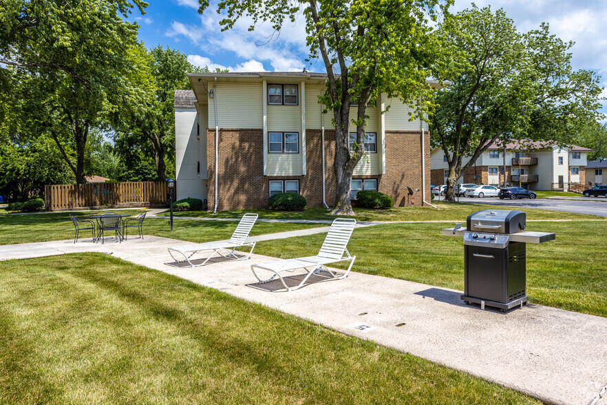 Building Photo - Belmont Park Apartments