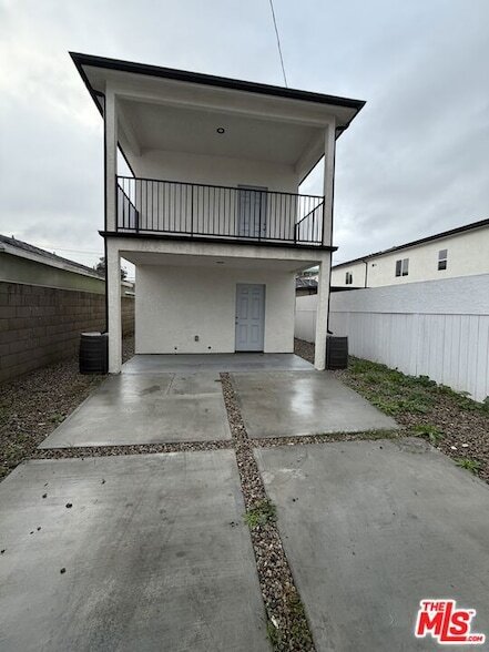 Building Photo - 8624 Graham Ave