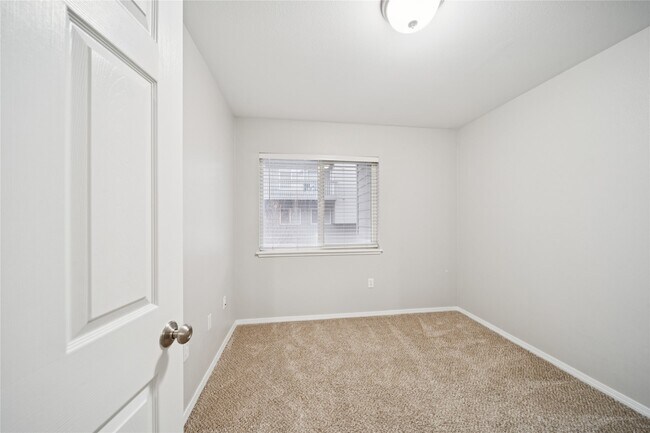 Building Photo - 9905 William Jones Cir