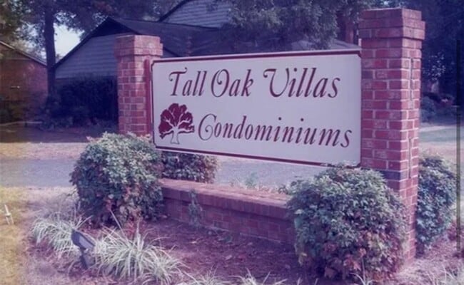 Building Photo - Completely Remodeled 2-Bedroom, 1.5 Bathroom Condo ***RENT SPECIAL: 1/2 OFF FIRST MONTH OF RENT***