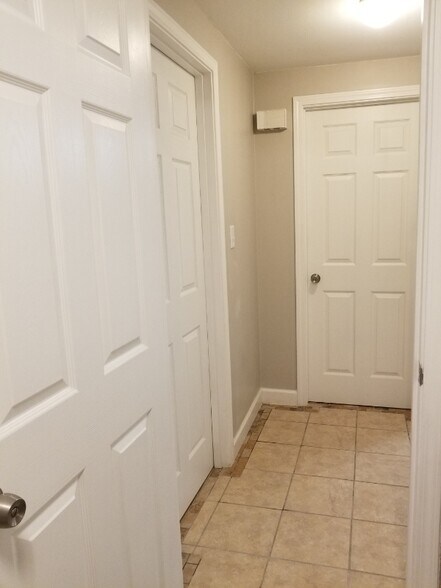 Building Photo - 301 Culbreth Ave