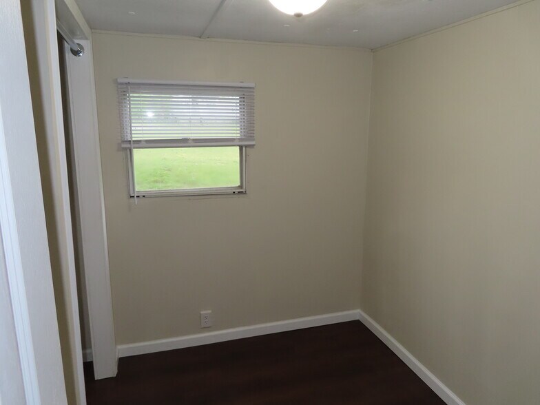 Building Photo - 8911 Pembroke Oak Grove Rd