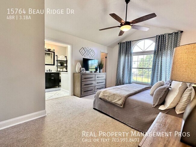 Building Photo - 15764 Beau Ridge Dr