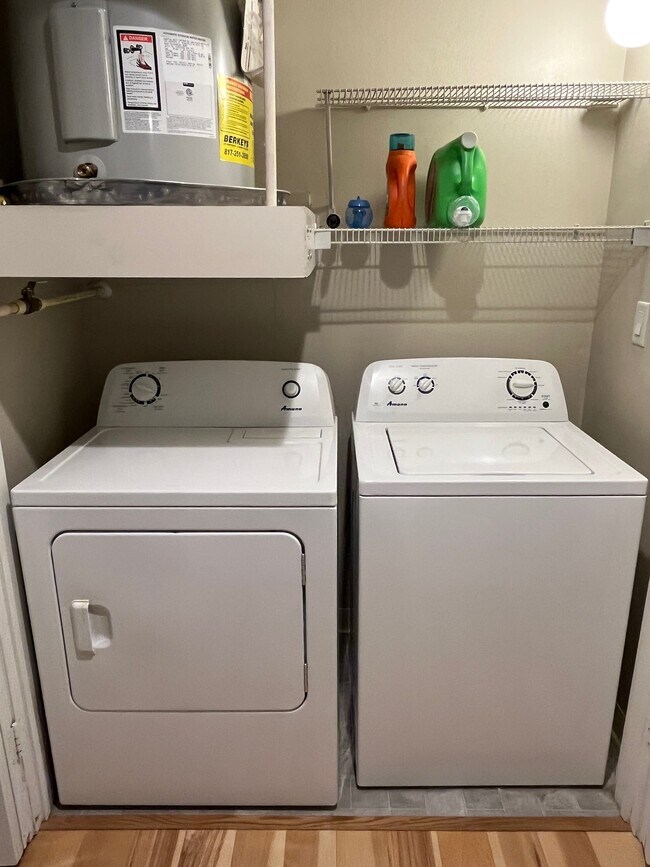 Building Photo - 4605 Cedar Springs Rd