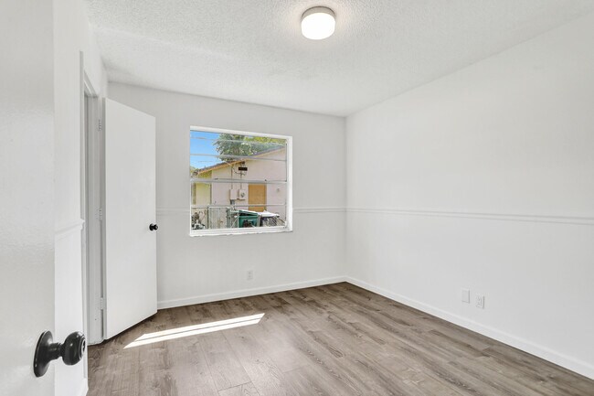 Building Photo - 8211 NW 45th Ct