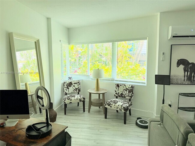 Building Photo - 6941 Bay Dr