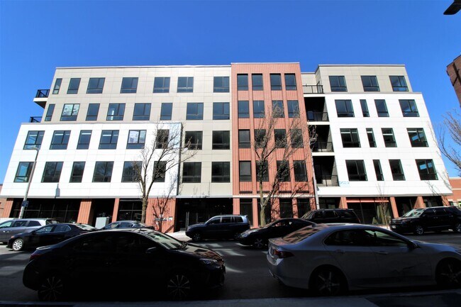 Building Photo - Jamaica Plain spacious studio w/ central a...