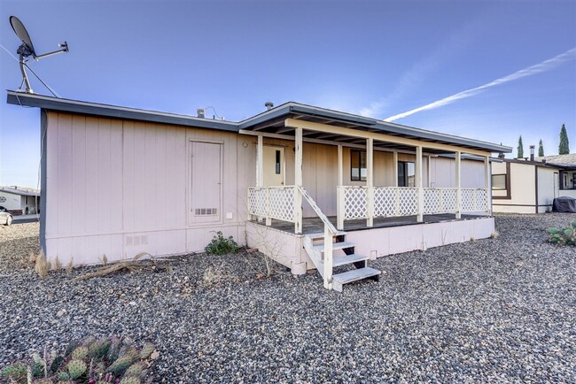 Building Photo - 2 Bedroom, 2 Bath Home Close to Willow Lake in Prescott