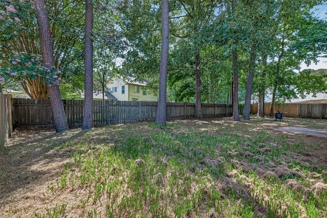 Building Photo - 18174 Woodsdale Ct