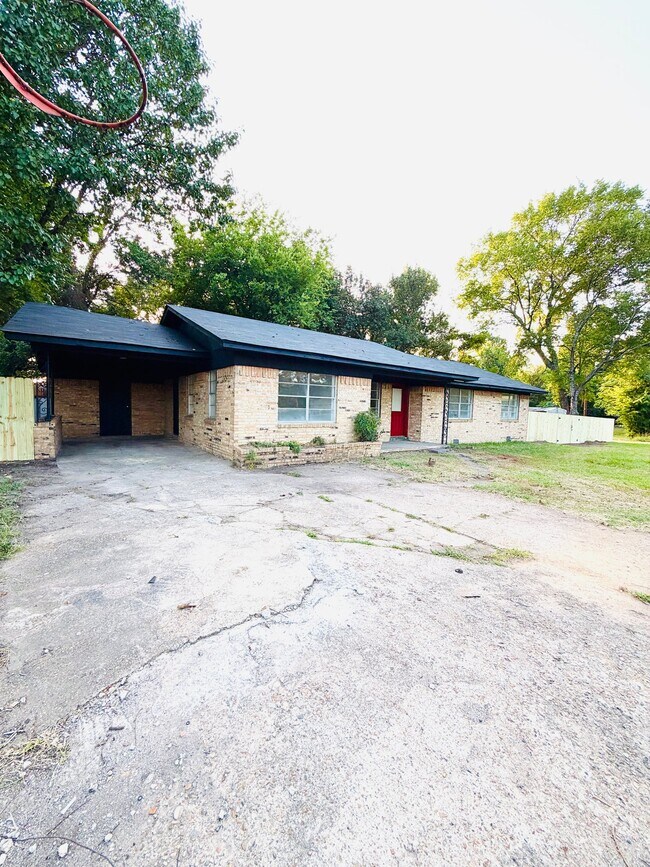 Building Photo - 923 California St