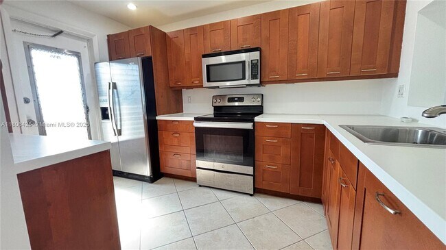 Building Photo - 4117 Bougainvilla Dr