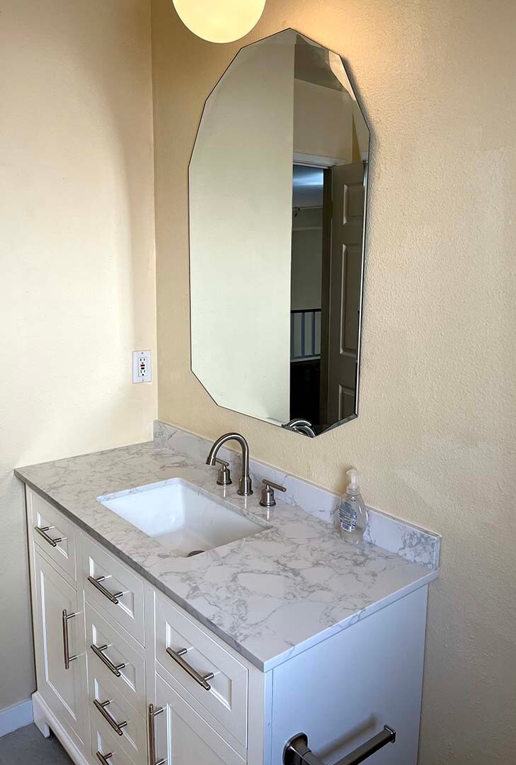 Gest Bathroom - 5266 Lindley Ave
