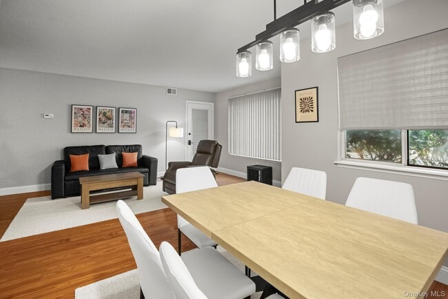 Building Photo - 50 Bayberry Dr