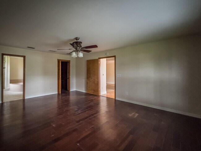 Building Photo - 8072 SW 54th Ct