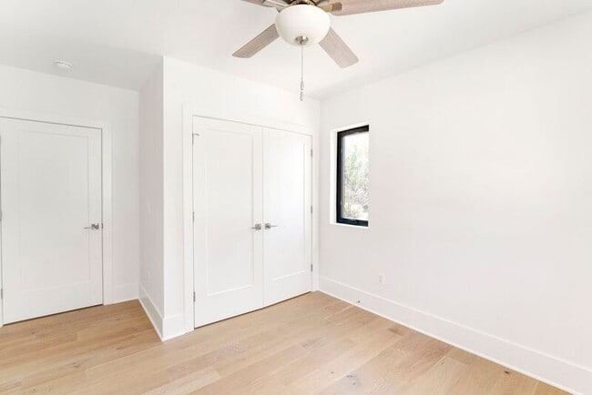 Building Photo - 981- 987 Fifth Street SW