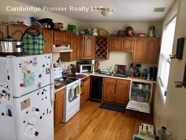 Primary Photo - 154 Cedar St