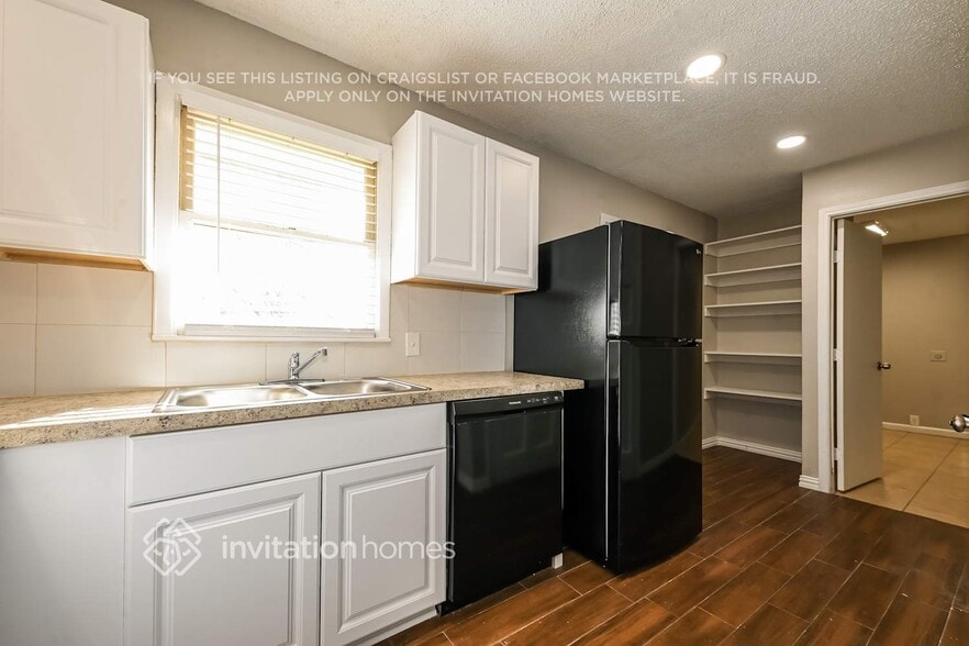 Building Photo - 1222 McDonald Dr