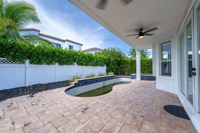 Building Photo - 15699 SW 54th Ct