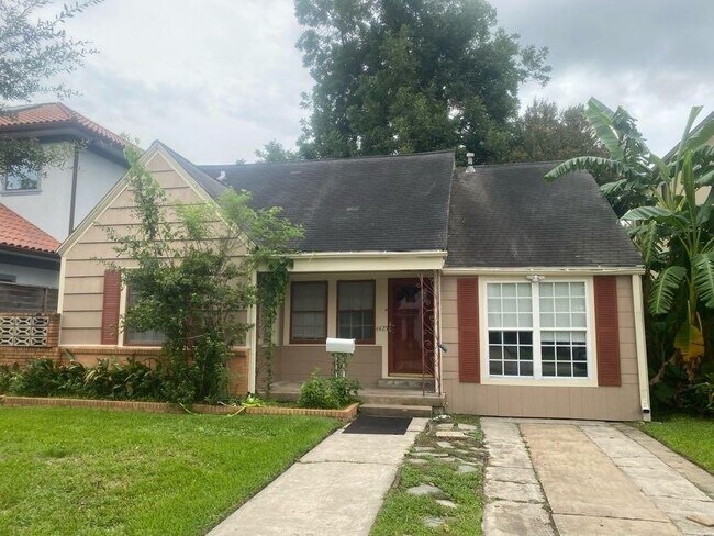 Building Photo - 4425 Ione St