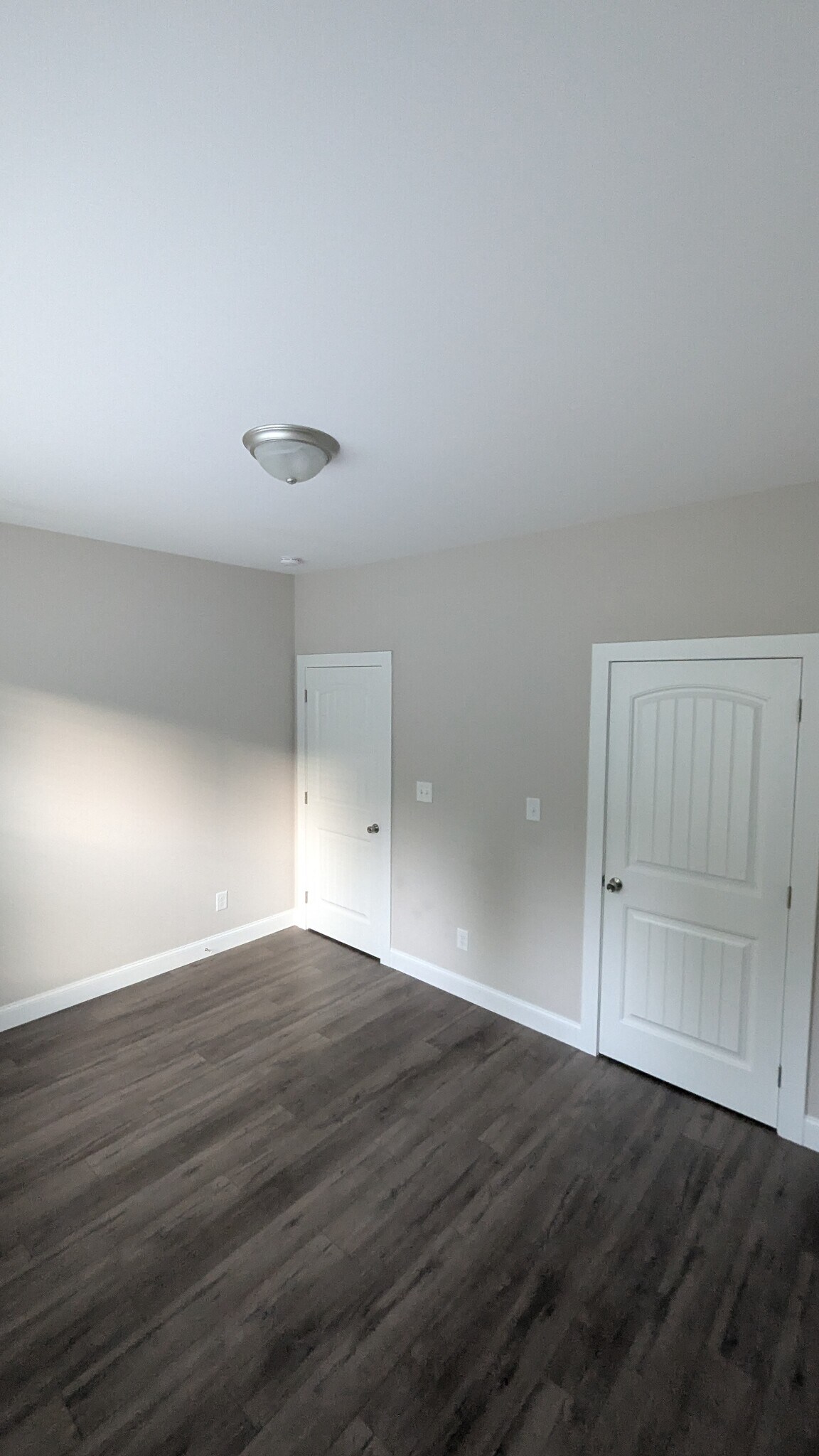 Building Photo - 6821 Ingleside Dr