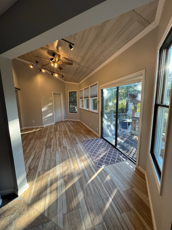 Building Photo - 306 Curacao Way