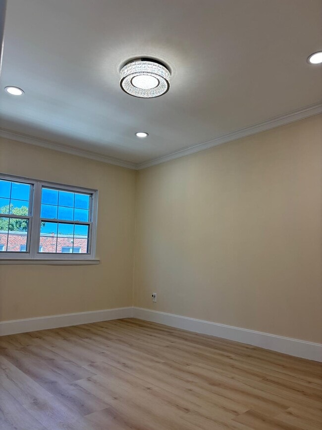 Building Photo - 12406 Dunks Ferry Rd