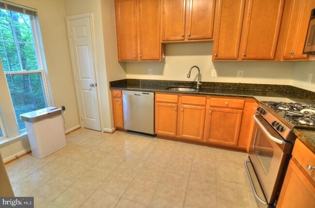 Building Photo - 1501 North Point Dr