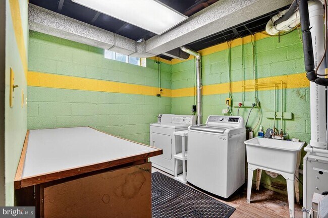 Building Photo - 13110 Putnam Cir