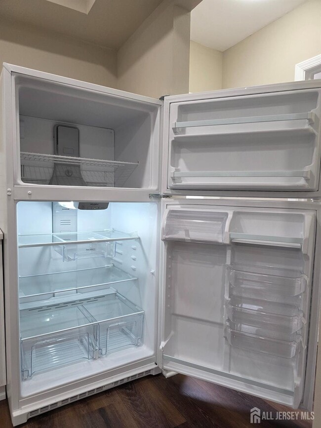 Building Photo - 93 Player Ave