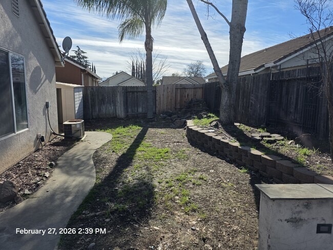 Building Photo - 6905 Loheit Way