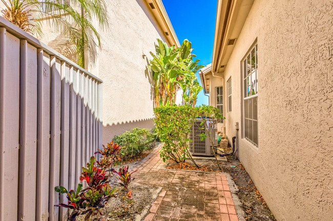 Building Photo - 919 Augusta Pointe Dr