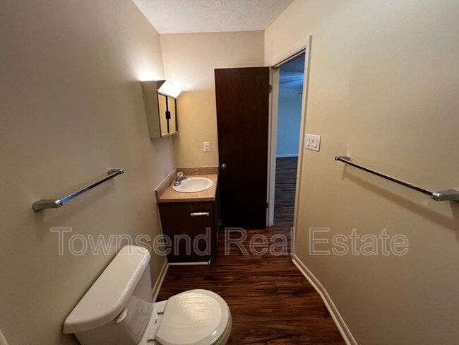 Building Photo - 2704 Helaman Ct